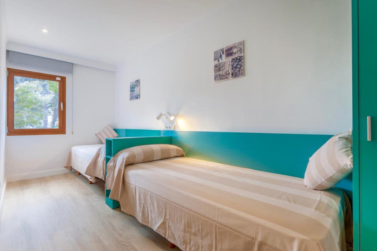 Beachfront Villa Socias Playa By Sealand Villas Плая де Муро Екстериор снимка